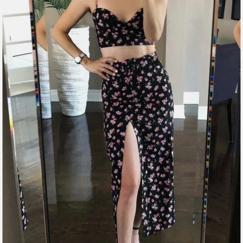 Zara black linen floral two piece sleeveless crop top midi skirt set with slit